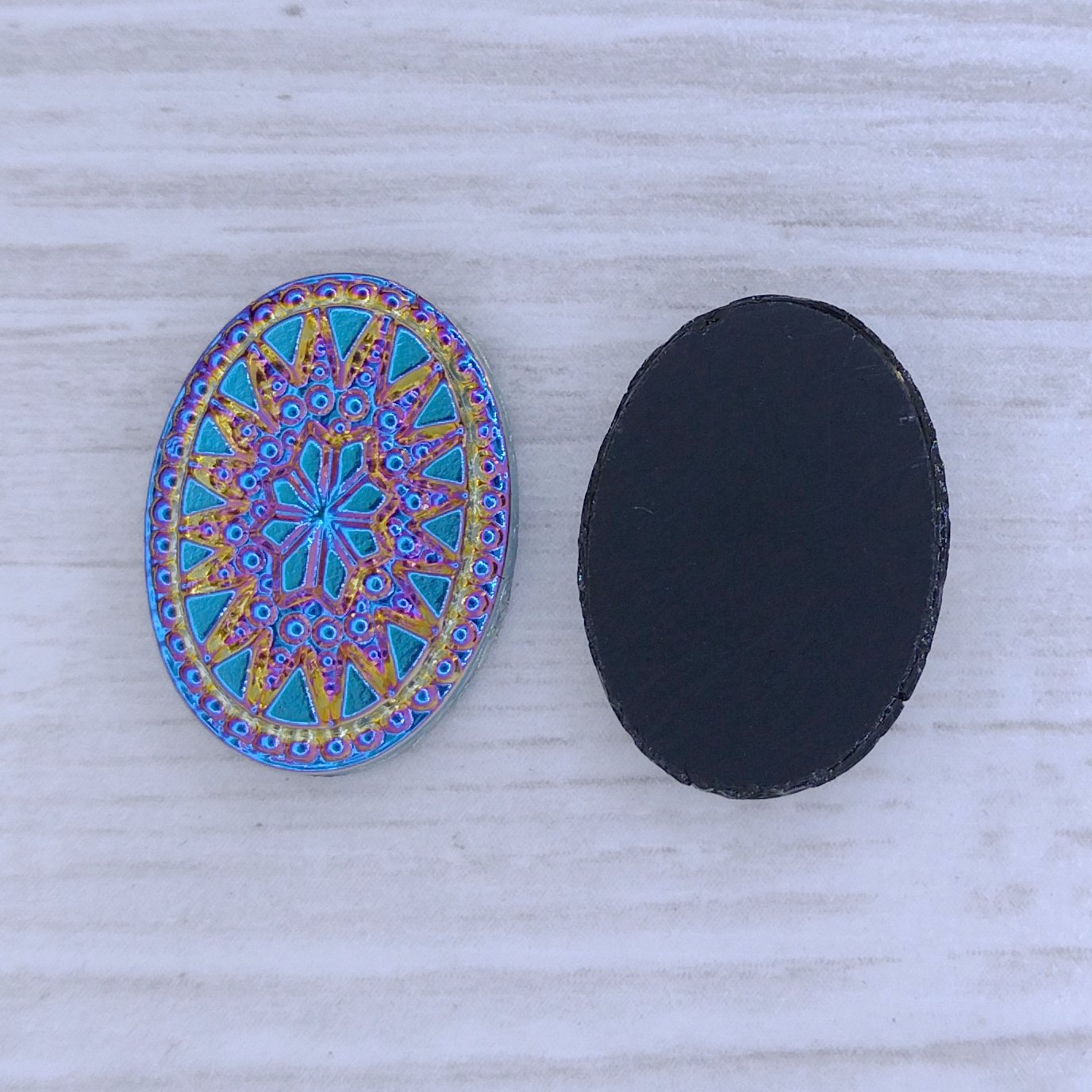 2696 - 18x13mm Compass Stone in Black Silver Iris/Bermuda