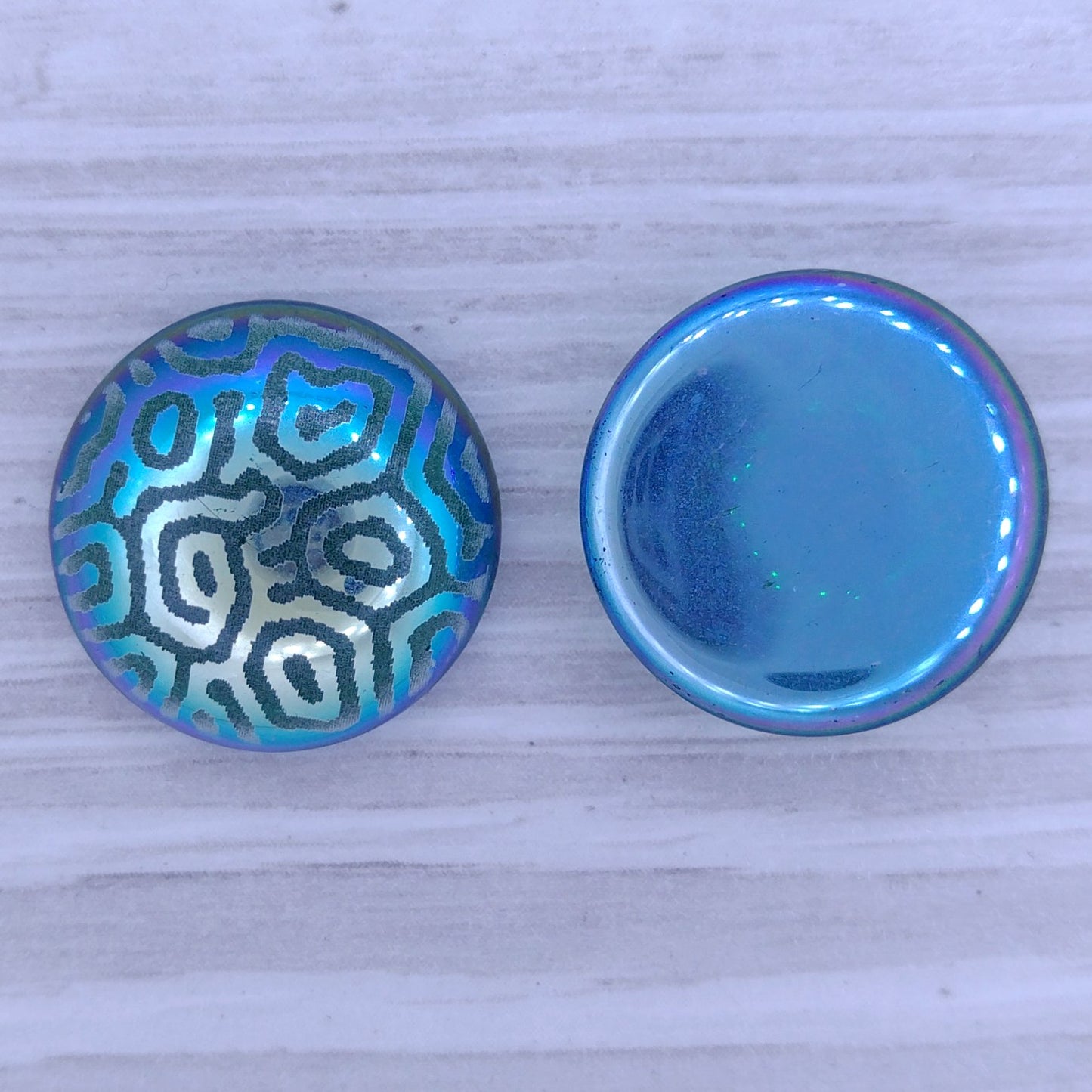 18mm Flatback Cabochon in Green with Fingerprint