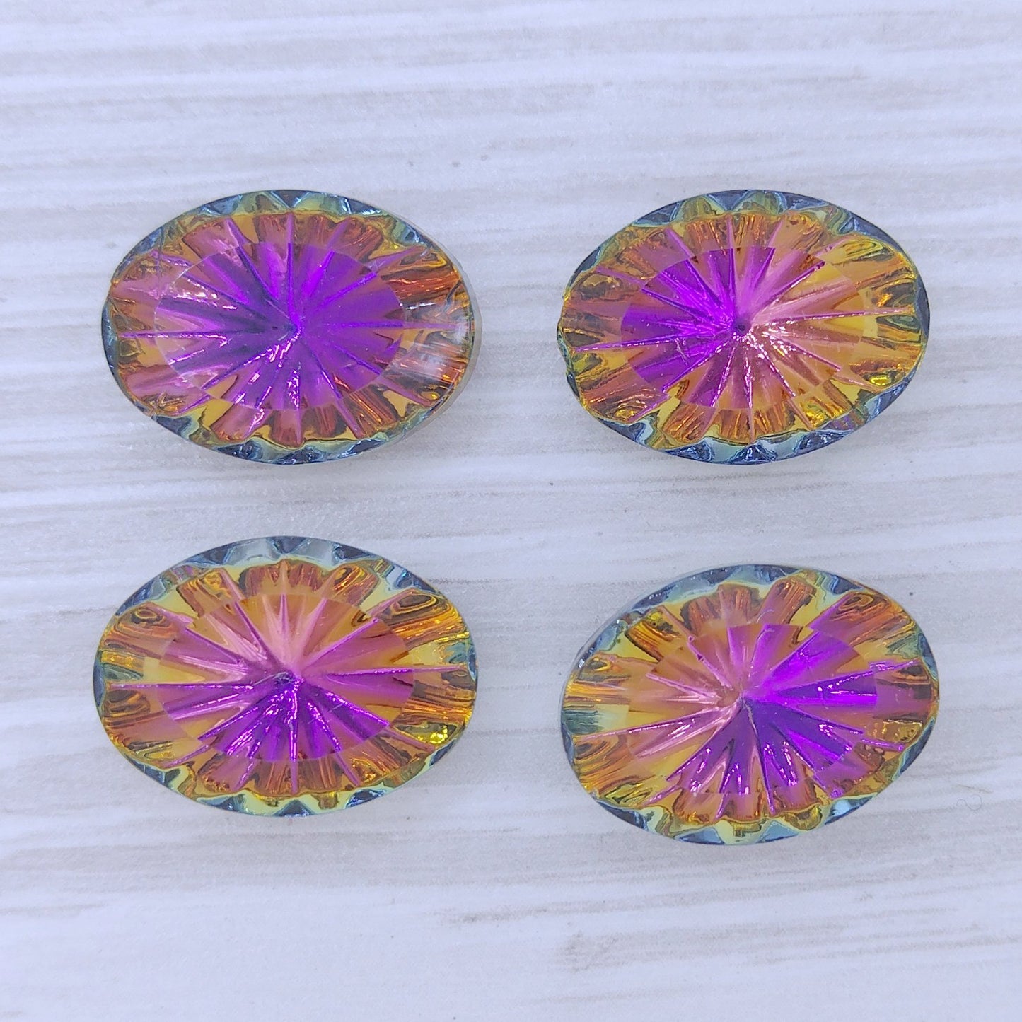 2491 - 18x13mm Crystal Volcano cabochon from Germany