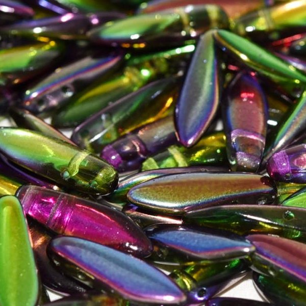 10 x two hole daggers in Magic Orchid (5x16mm)