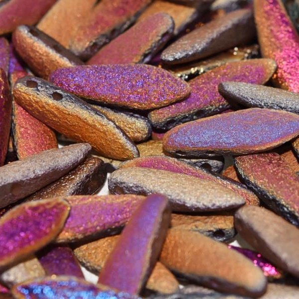 10 x two hole daggers in Etched Full Sliperit (5x16mm)