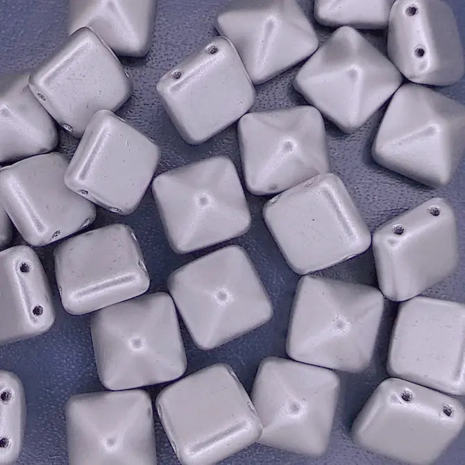 2 x 12mm pyramids in Aluminium Silver