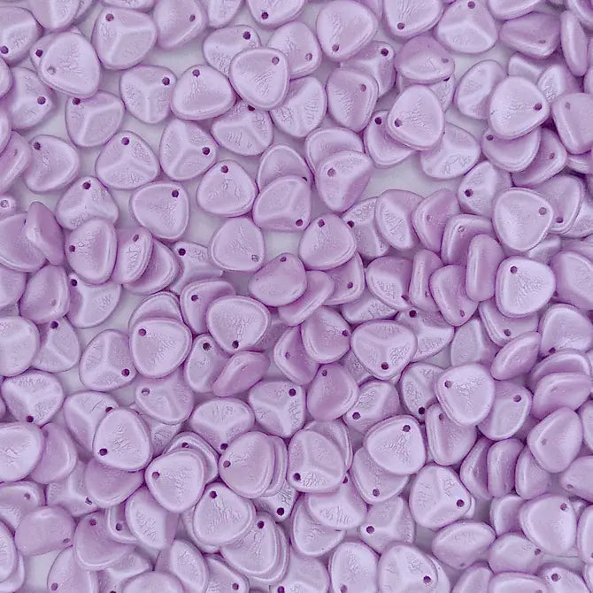 25 x small rose petals in Pastel Light Lila (8x7mm)