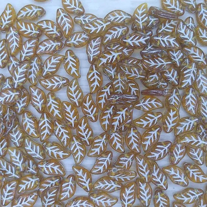 15 x leaves in Topaz/Silver (10x5mm)