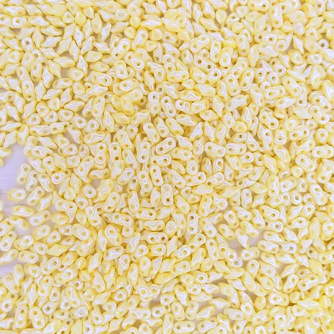 5g Super8 beads in Pastel Cream