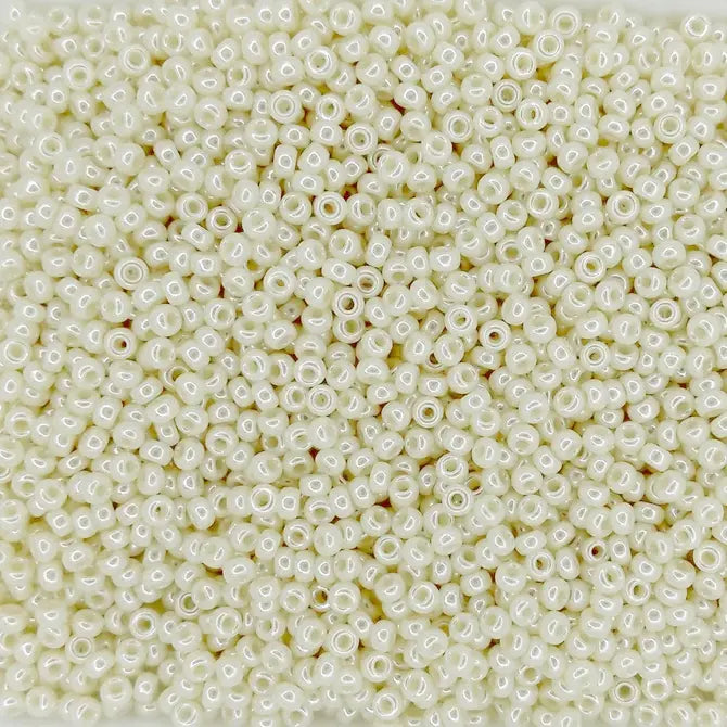 0440 - 10g Size 11/0 Miyuki seed beads in Ceylon Ivory Pearl