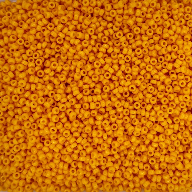 4453 - 25g Size 15/0 Miyuki seed beads in Duracoat Opaque Light Squash