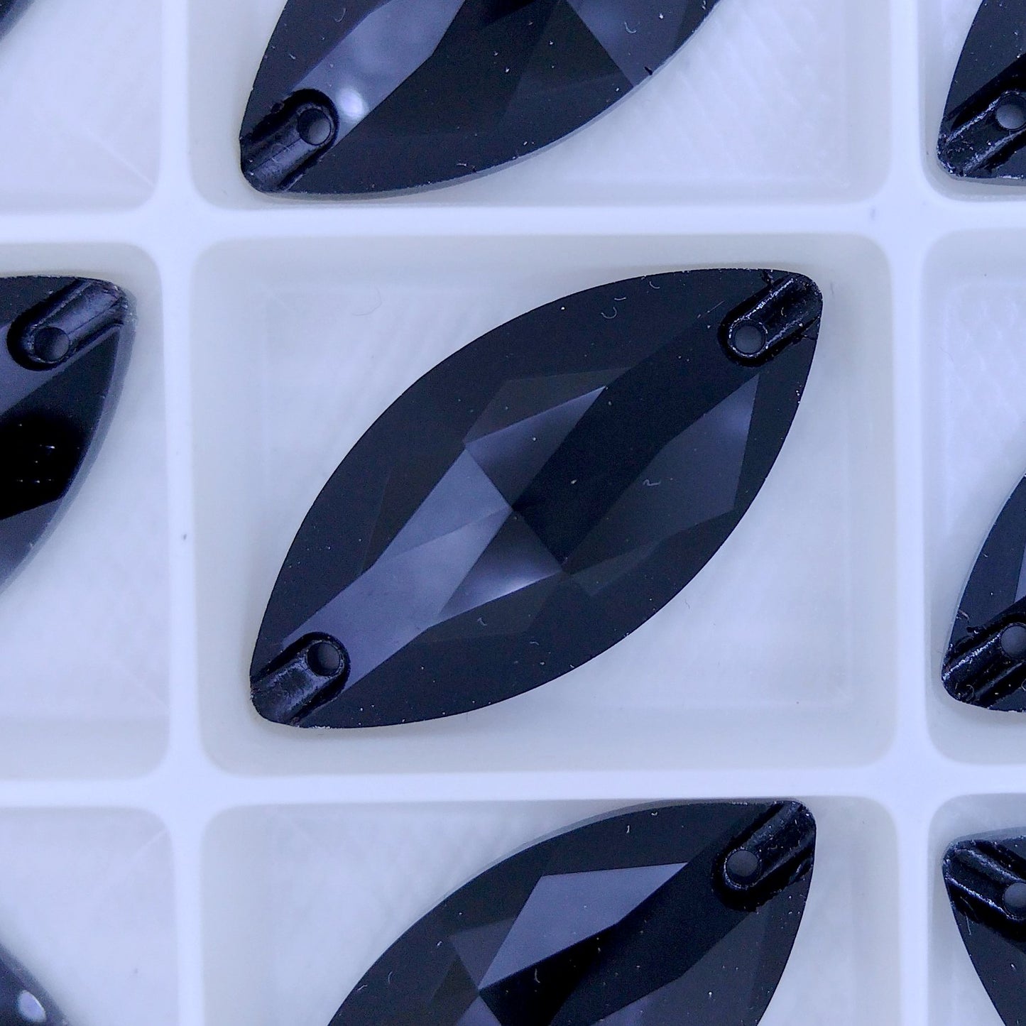 32x15mm Sew-on Navette in Black (Aurora)