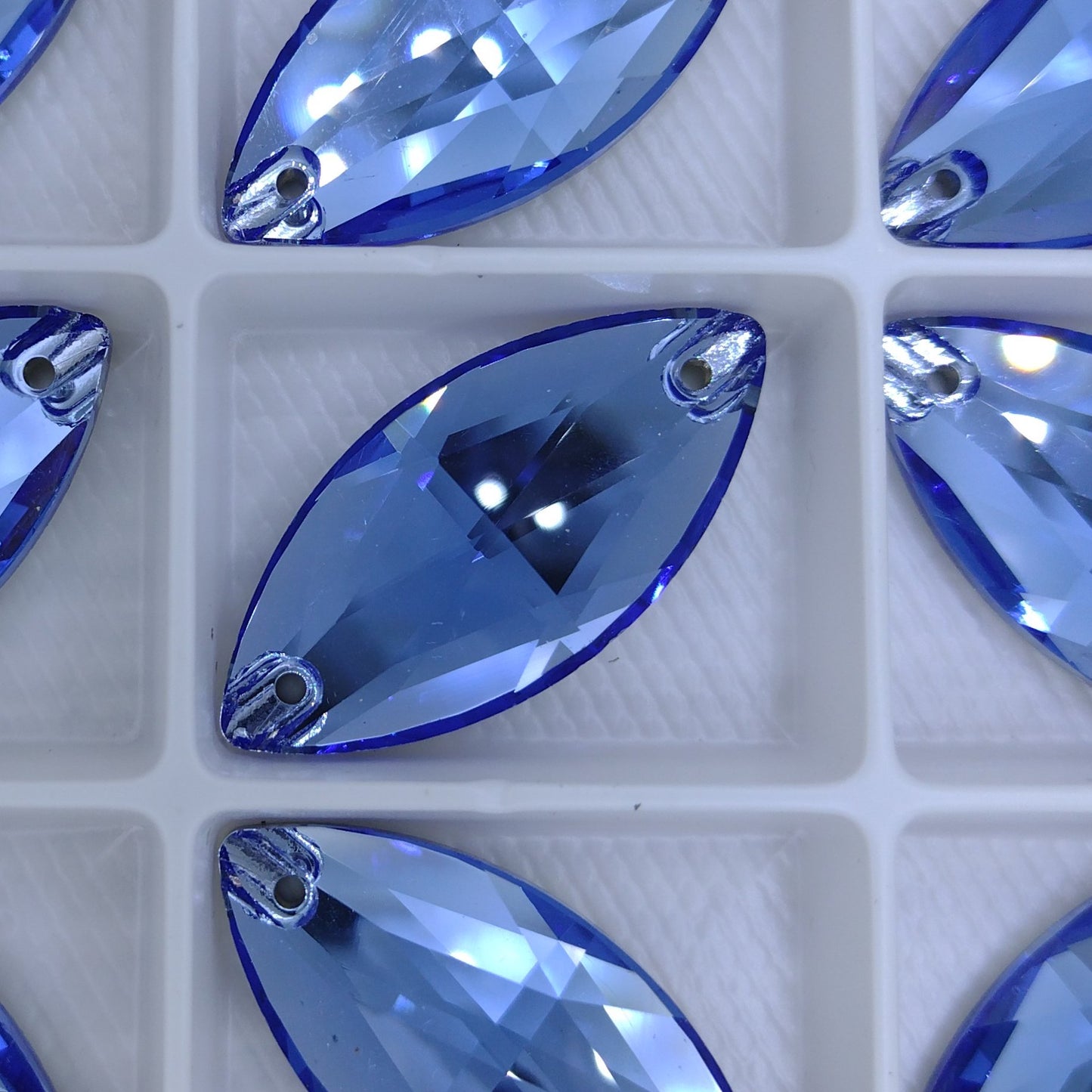 32x15mm Sew-on Navette in Sapphire (Aurora)