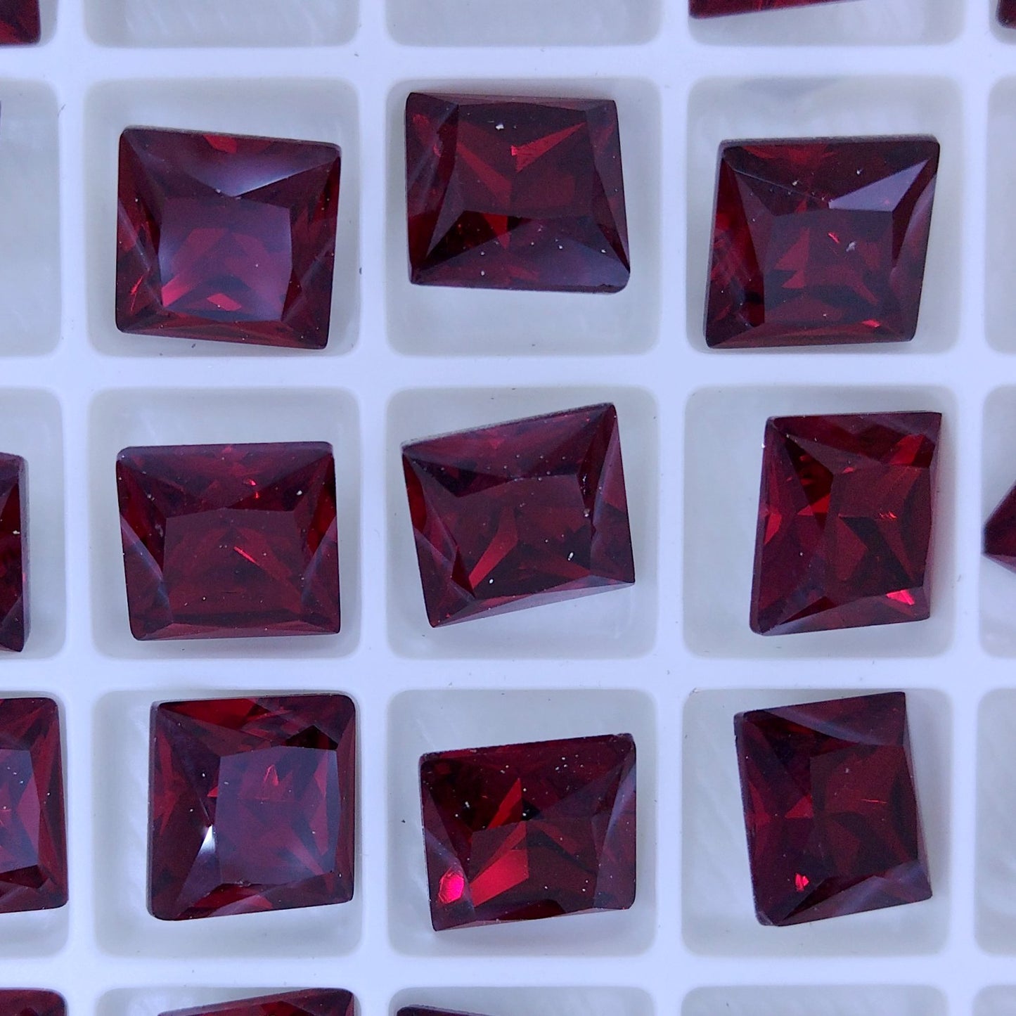 10mm Princess square in Siam (Aurora)