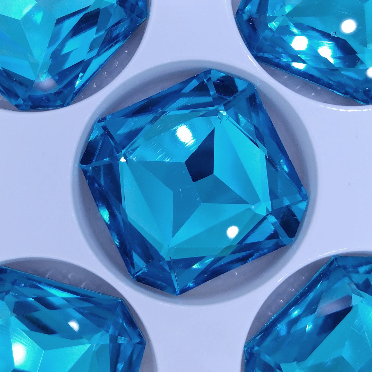 23mm square Octagon in Aquamarine (Aurora)