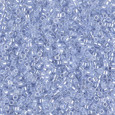 DB0257 - 1g Size 11/0 delicas in Lined Crystal/Light Sapphire