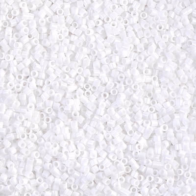 DBS0200 - 2.5g Size 15/0 delicas in Opaque Chalk White