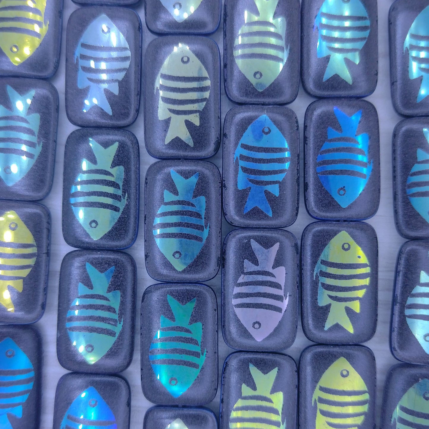 6 x rectangular beads with Fish in Black (18x12mm)