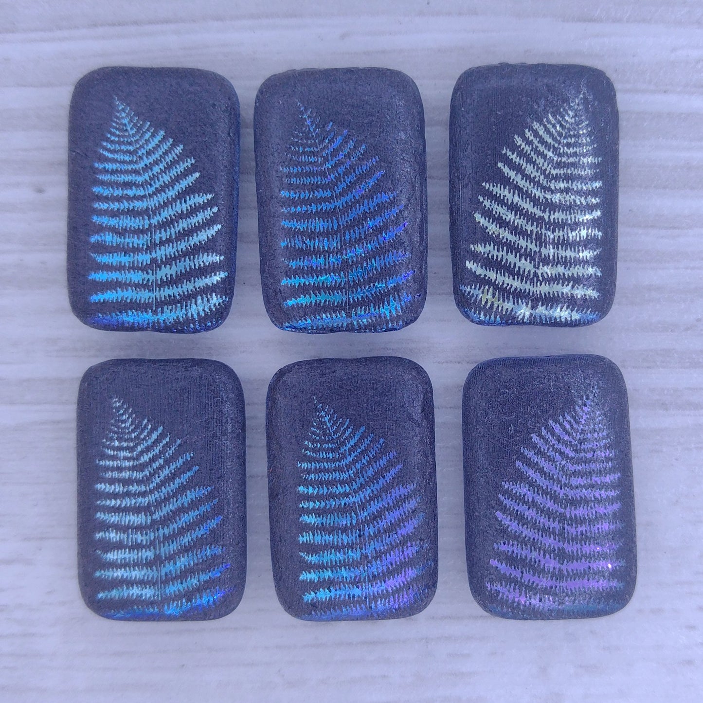 4 x rectangular beads in etched Black with Fern (18x12mm)