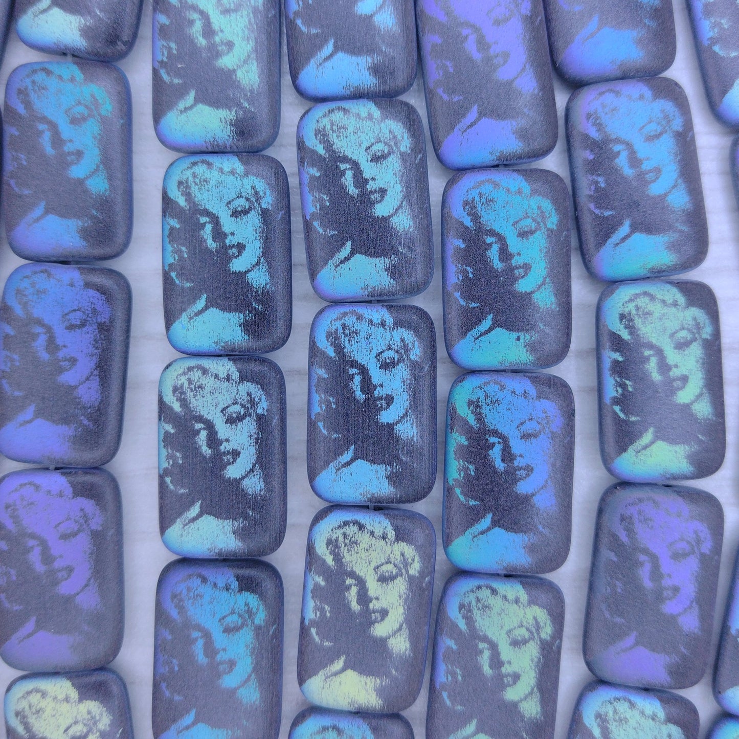 6 x rectangular beads in Matt Black with Marilyn Monroe (18x12mm)