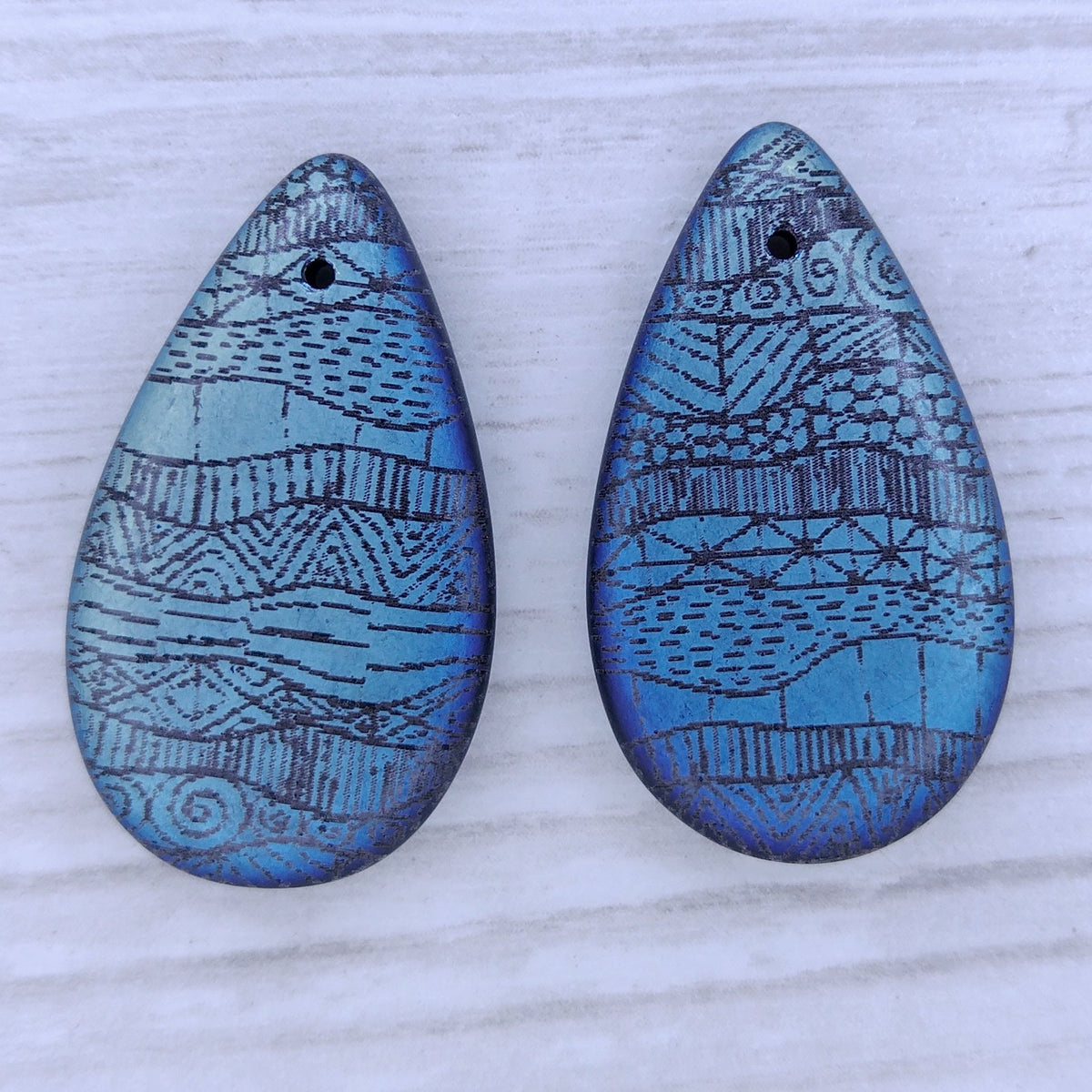 Matt Black drop or pendant with laser etched Zentangle design (30x17mm)