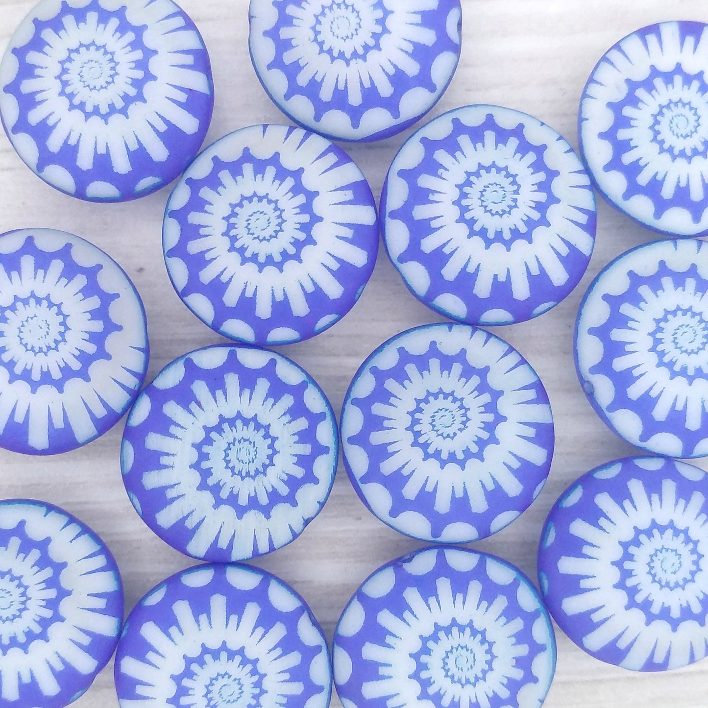 5 x 17mm lentil beads in Neon Blue with Shell