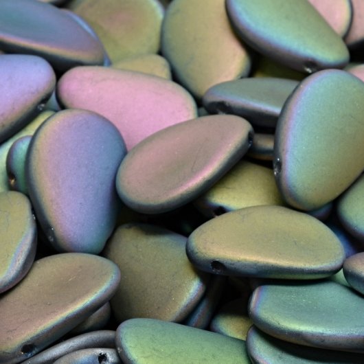 8 x Anemone petals in Matt Crystal Full Vitrail (16x11mm)