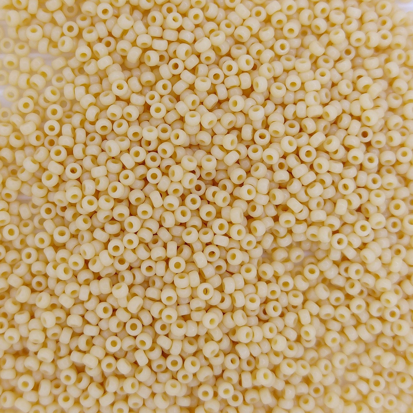 0493 - 25g Size 15/0 Miyuki seed beads in Opaque Pear