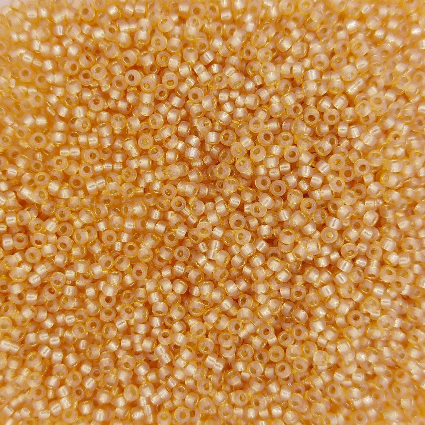 4231 - 25g Size 15/0 Miyuki seed beads in Duracoat Silver lined Golden Flax