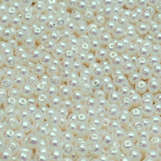 50 x 3mm round pearls in Pearlescent White