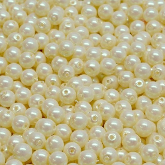 50 x 4mm round pearls in Pearlescent Cream