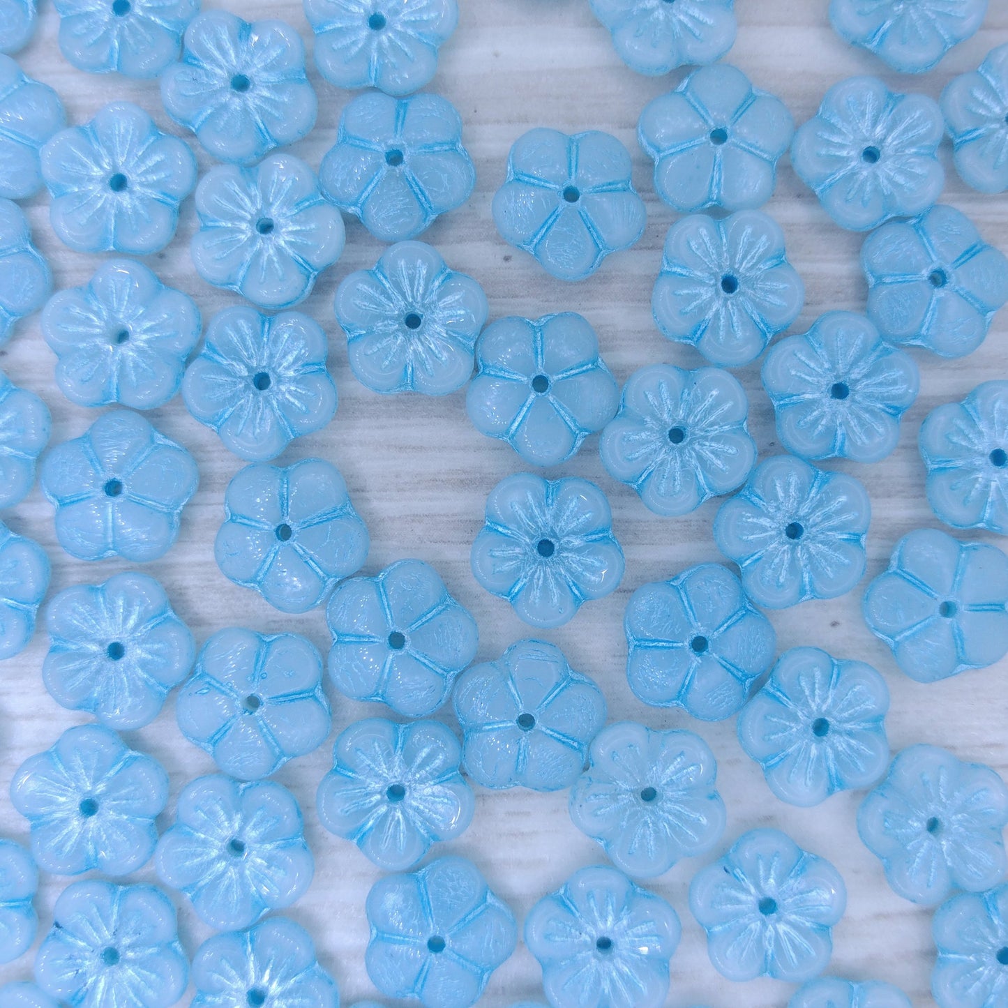 8 x 10mm Apple flowers in Alabaster with Blue
