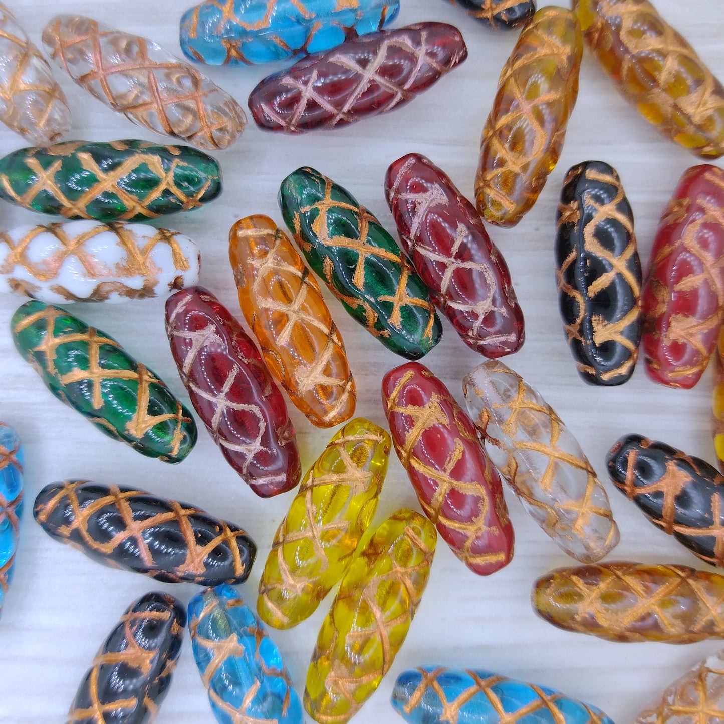 6 x Pine Cone drops in a mix of colours (22x8mm)