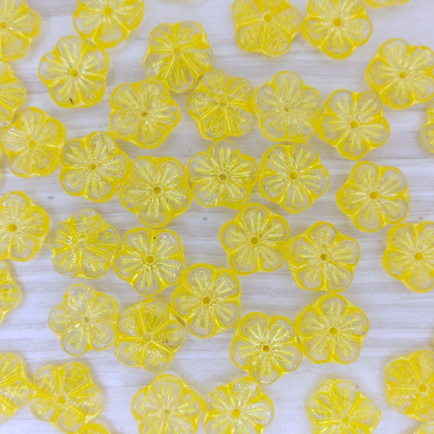 8 x 10mm Apple flowers in Crystal with Yellow