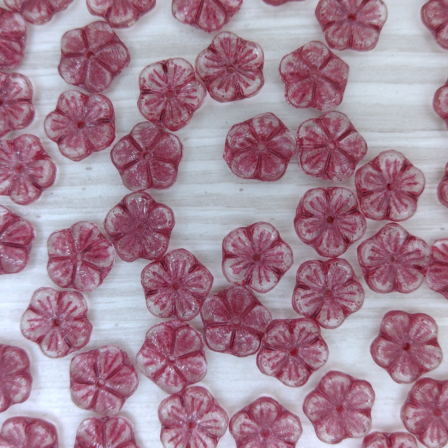 8 x 10mm Apple flowers in Crystal with Red