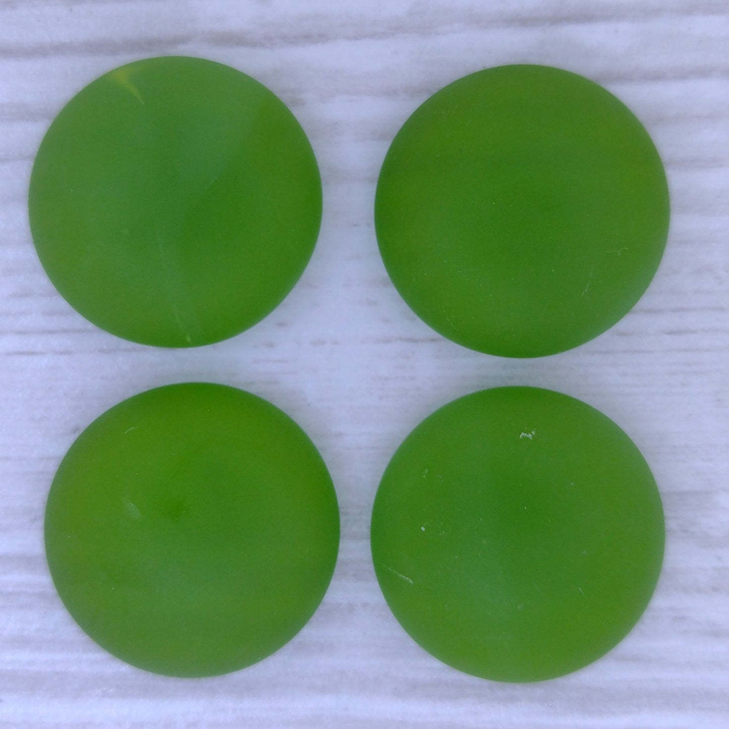 20mm cabochon in Matt Opaque Peridot