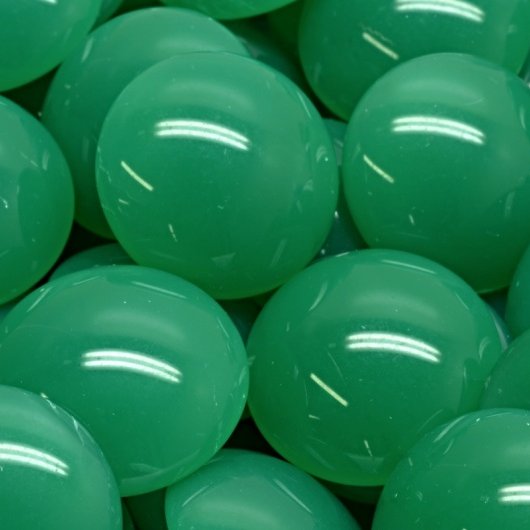 18mm cabochon in Opaque Chrysolite