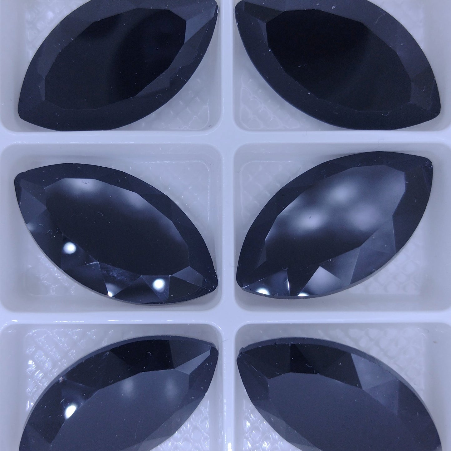 32x17mm Classical Navette in Black (Aurora)