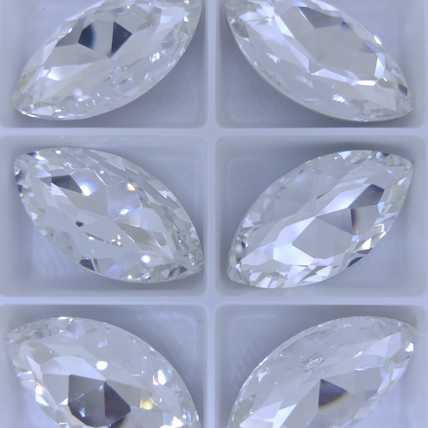 32x17mm Classical Navette in Crystal (Aurora)