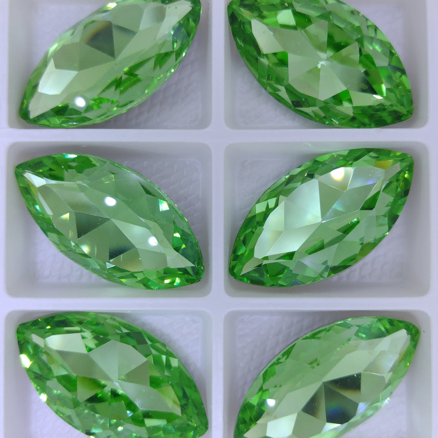 32x17mm Classical Navette in Peridot (Aurora)