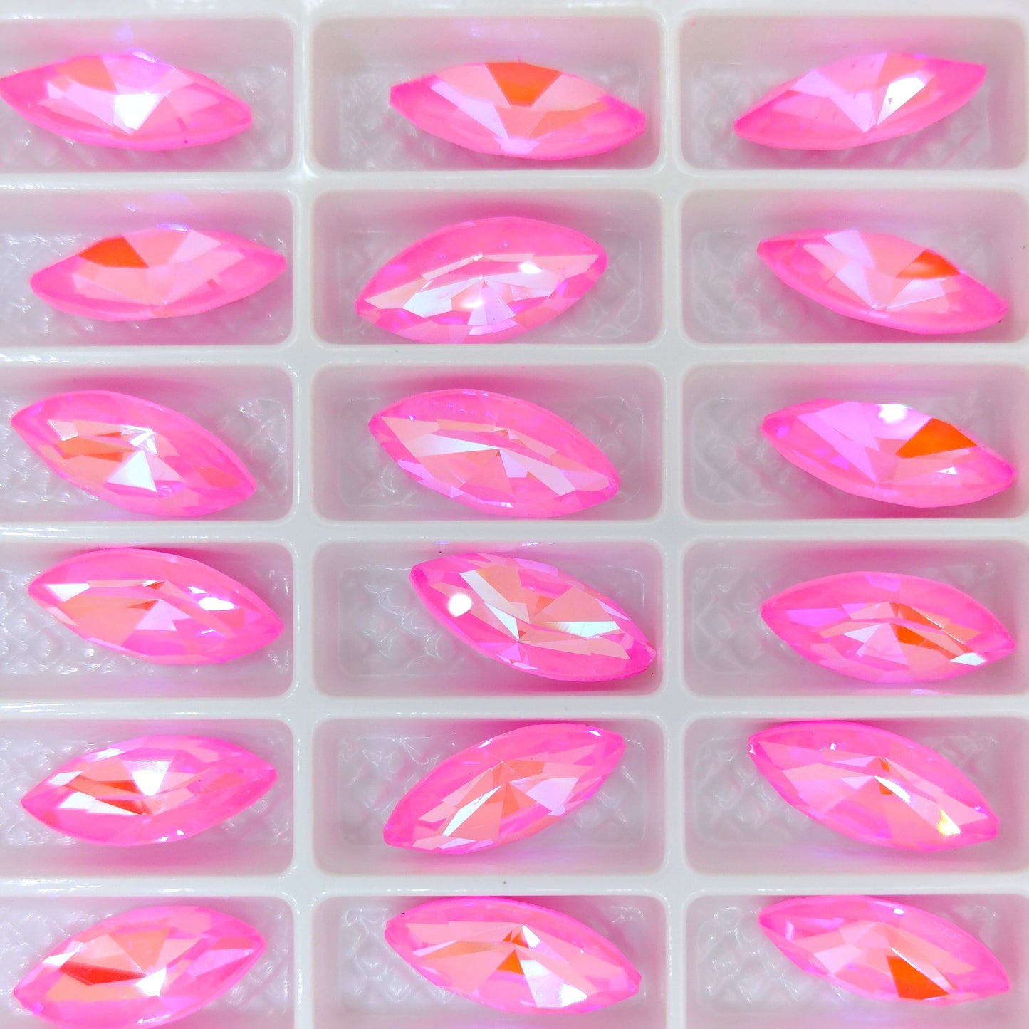 15x7mm Navette in Crystal Powder Rose Delite (Aurora)