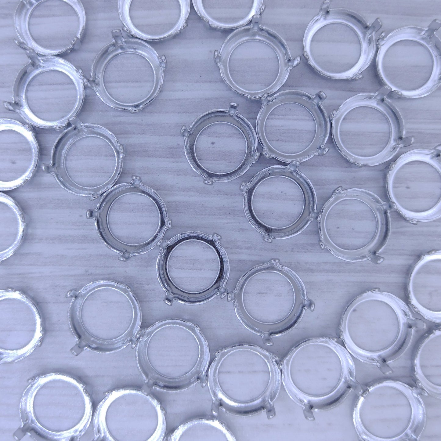 Sew-on Setting for 10.7mm rivoli in Silver