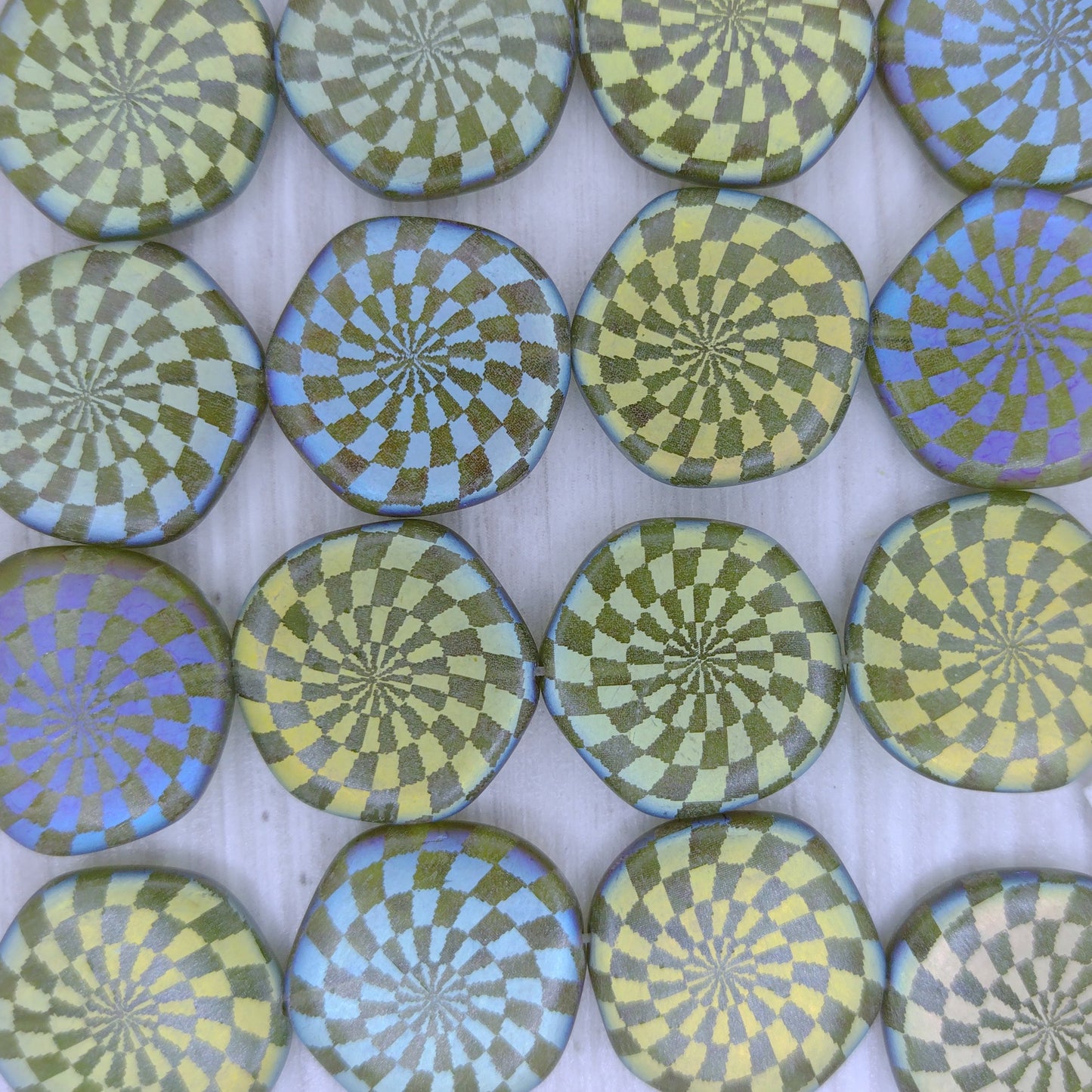 4 x 18mm irregular discs in Matt Green with laser etched chessboard