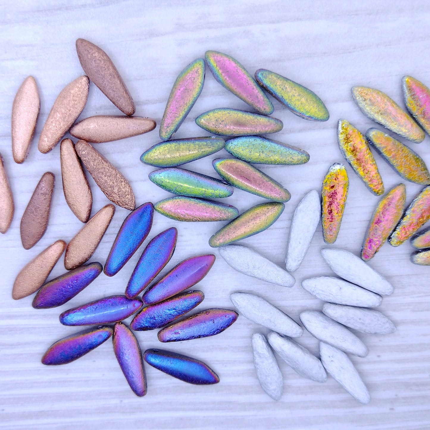 Mystery pack of etched one hole daggers worth £13.00+