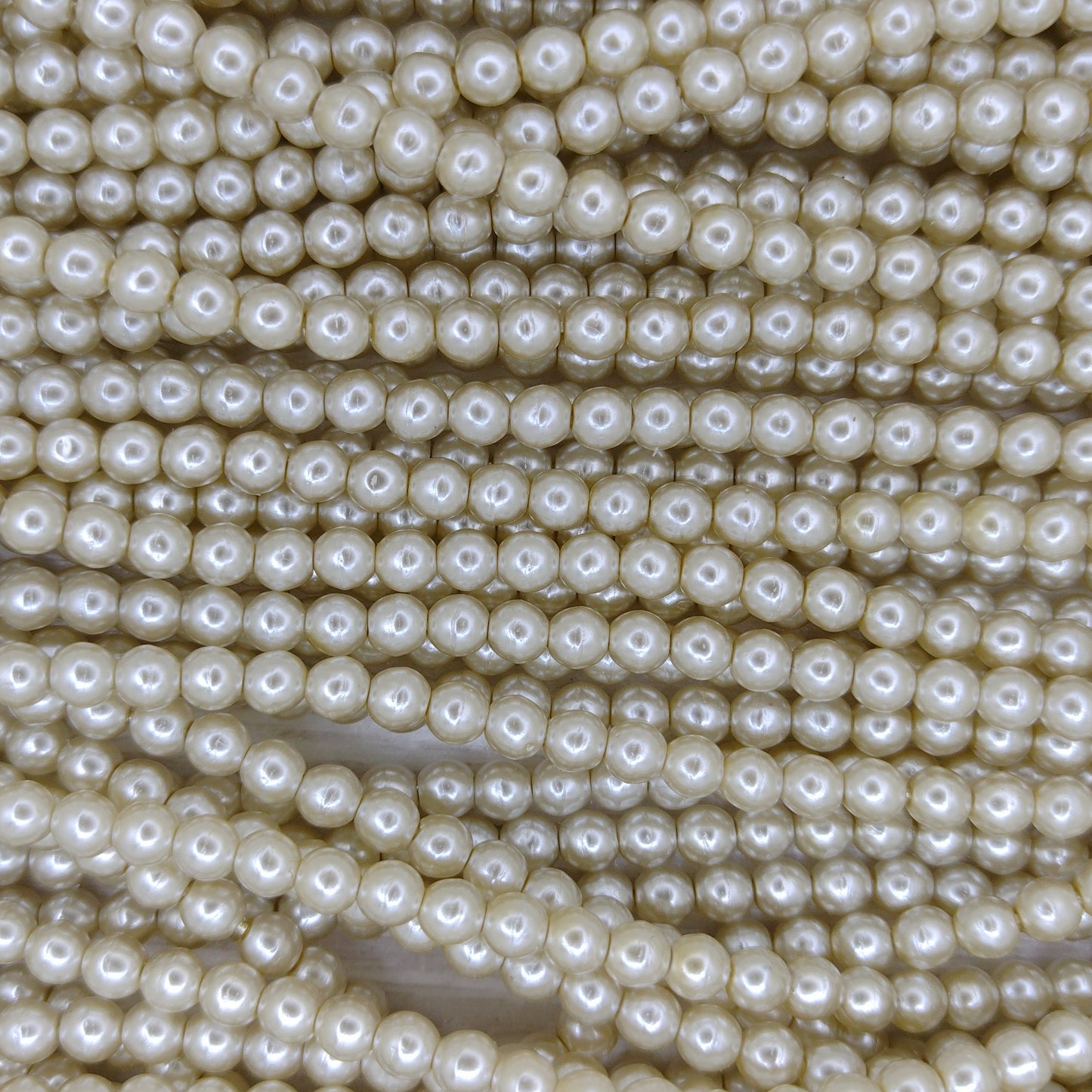 150 x 2mm round pearls in Pearl Light Grey