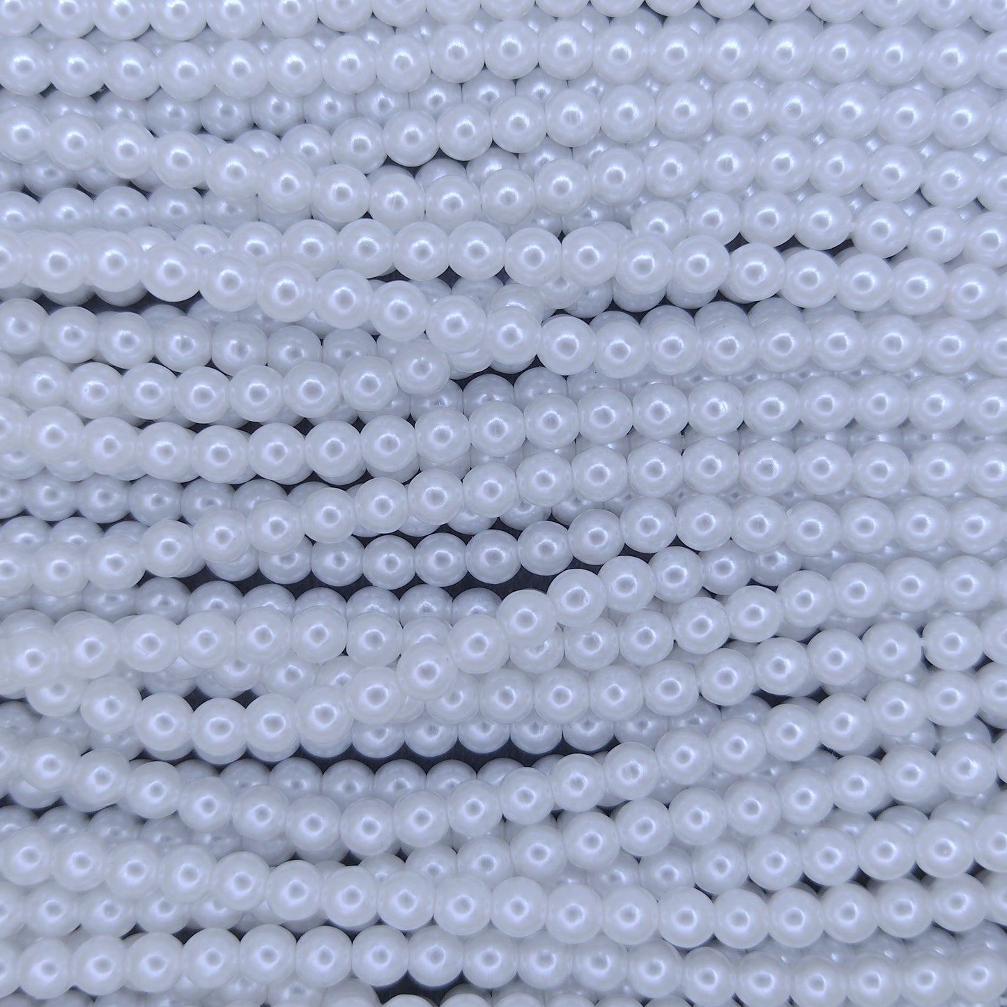 120 x 4mm round pearls in White