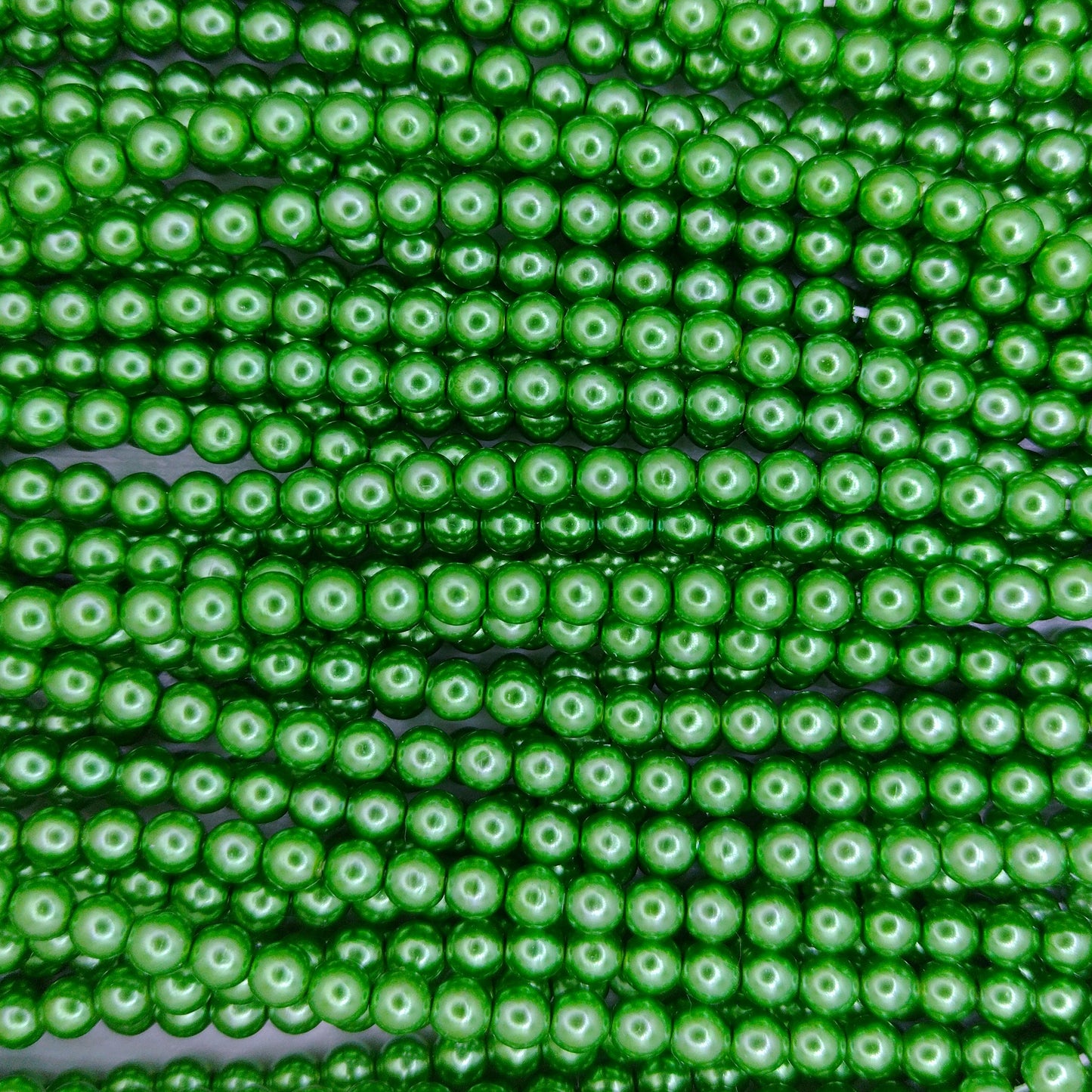 120 x 4mm round pearls in Green