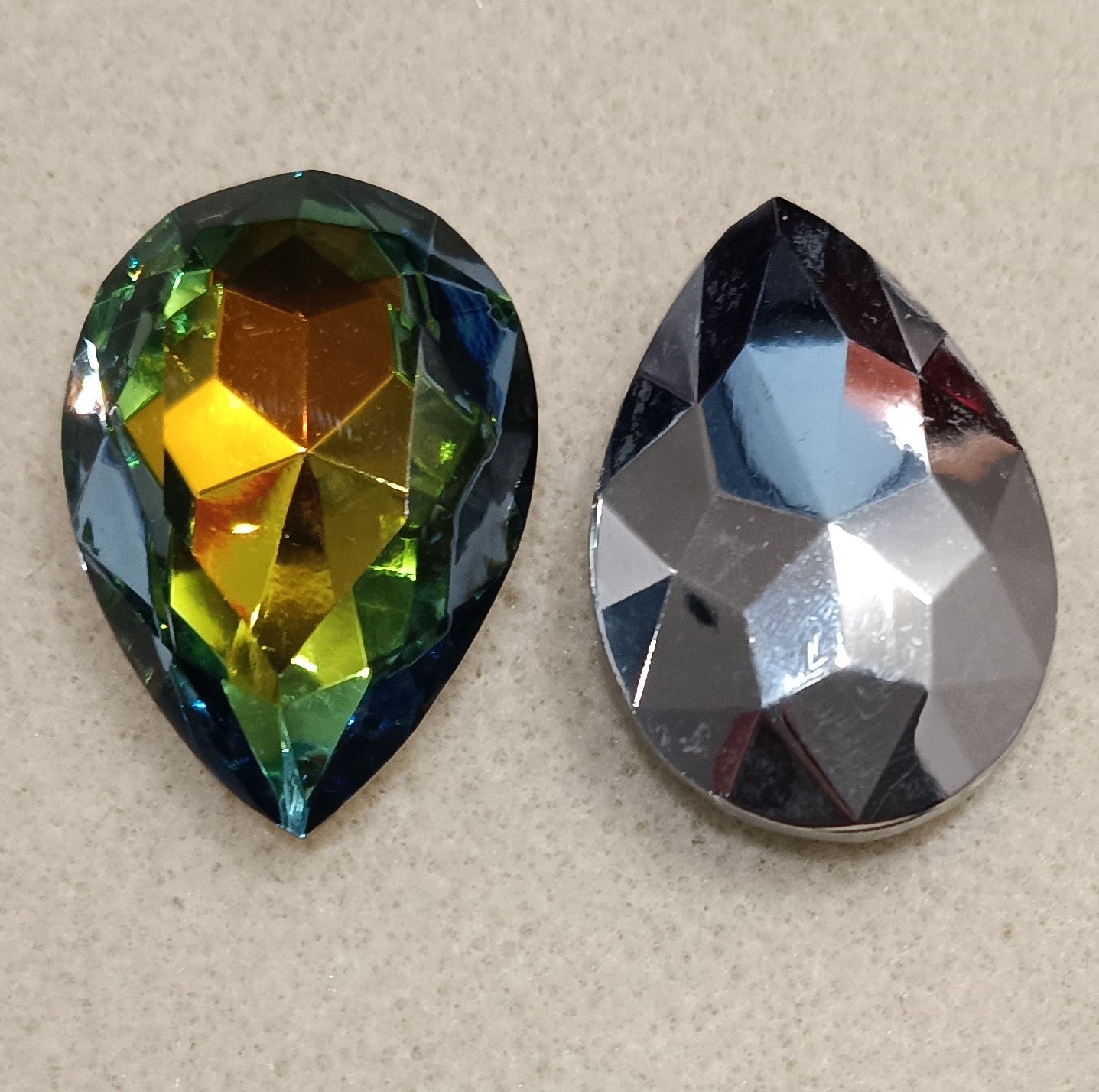 2610 - 38x26mm Pear cabochon in Crystal Sahara