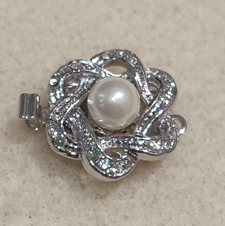 Neumann White Bronze clasp with Crystals and 1 row 13811 - 15mm