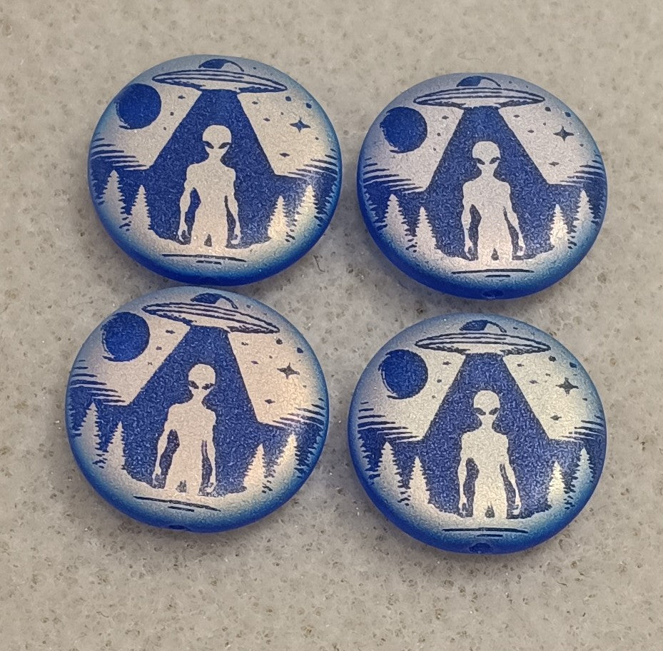 4 x 17mm discs in Matt Blue with laser etched Alien