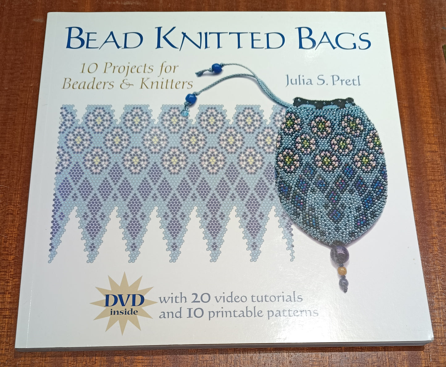 Paperback book - Bead Knitted Bags by Julia S Pretl