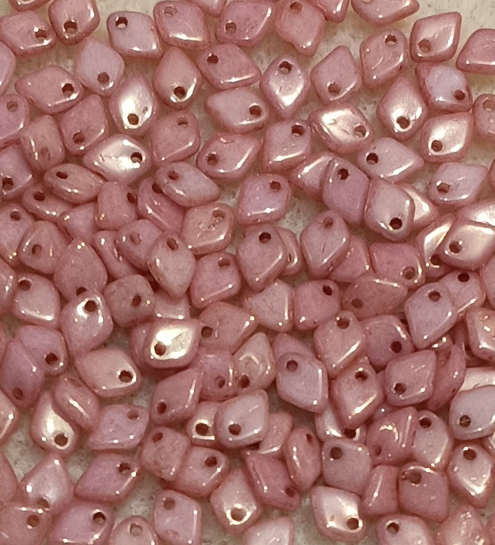 5g Dragon Scale beads in Chalk White/Gold Lustre