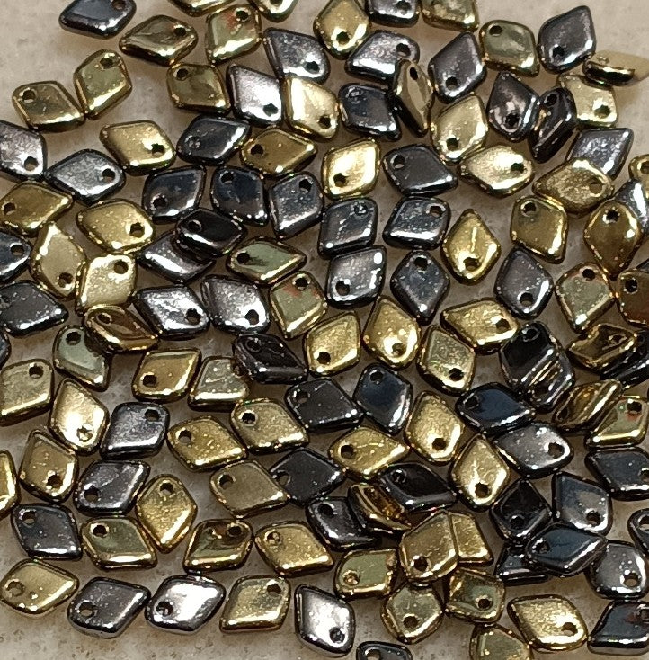 5g Dragon Scale beads in California Graphite