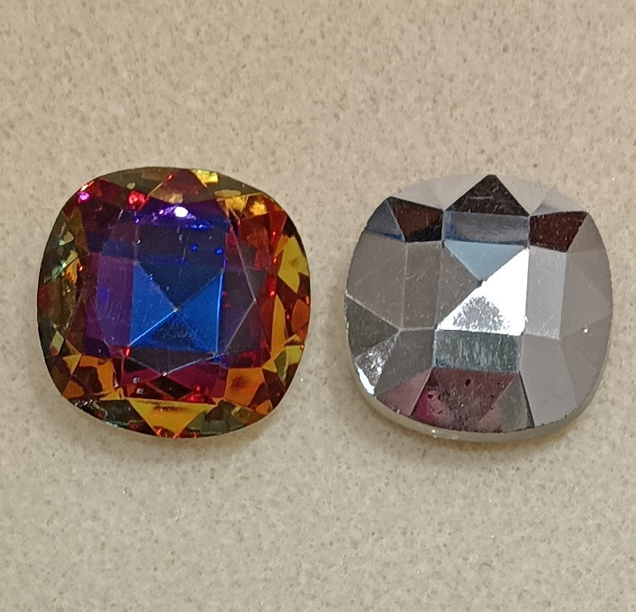 2648 - 28mm Rounded Square cabochon in Iris Bermuda